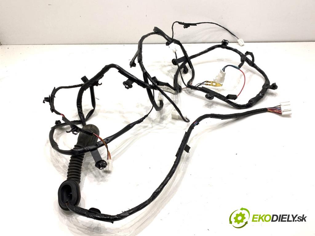 MITSUBISHI ECLIPSE SUV 2019 120 kW 1.5 T-Mivec 1499 káblovačka dveří kufra zadní část 8512H203