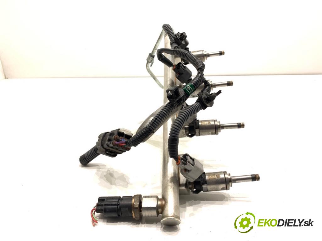 MITSUBISHI ECLIPSE SUV 2019 120 kW 1.5 T-Mivec 1499 Lišta vstrekovacia 1465A553 1465A546 (Vstrekovacia lišta)