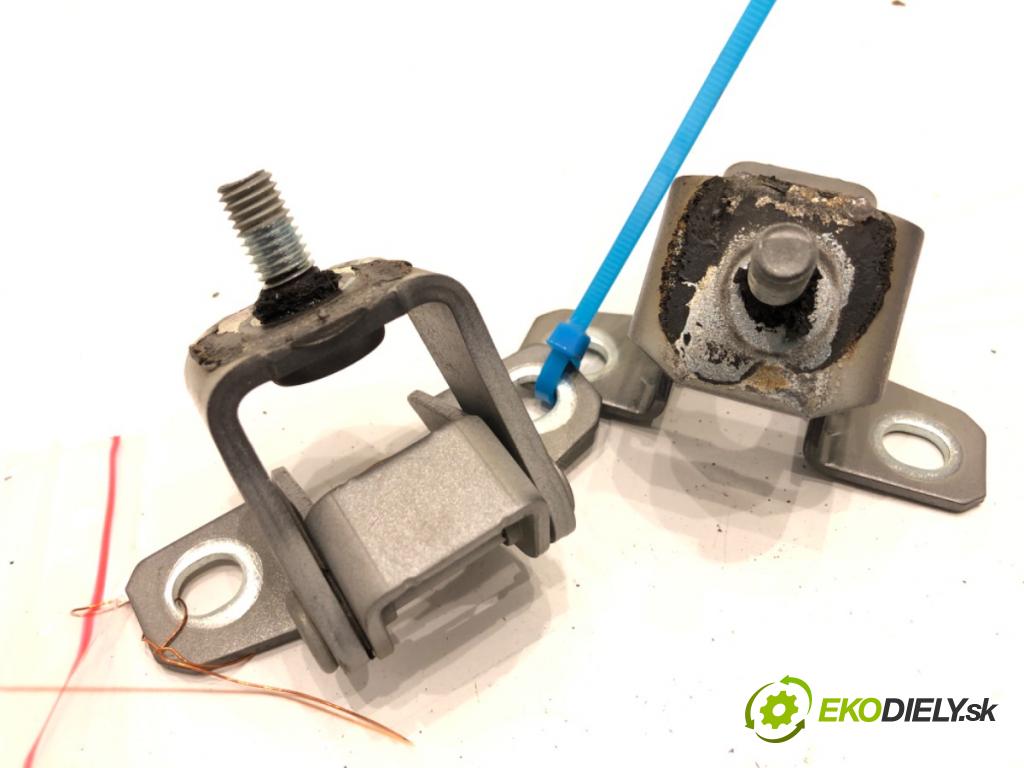 MITSUBISHI ECLIPSE SUV 2019 120 kW 1.5 T-Mivec 1499 závesky dverí zad 