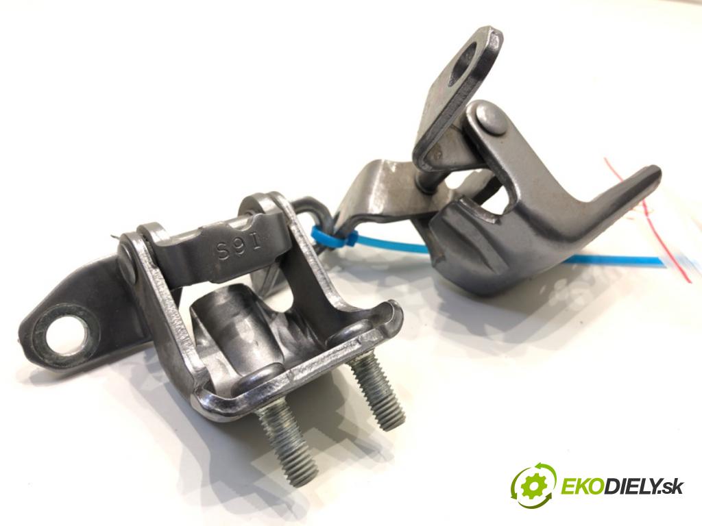 MITSUBISHI ECLIPSE SUV 2019 120 kW 1.5 T-Mivec 1499 závesky Dvere zad ľave