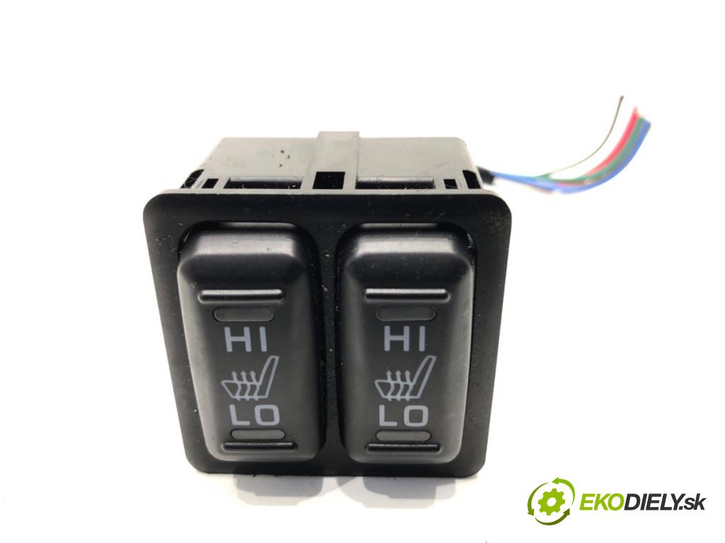 MITSUBISHI ECLIPSE SUV 2019 120 kW 1.5 T-Mivec 1499 SPÍNAČE: ohřívání sedačky 