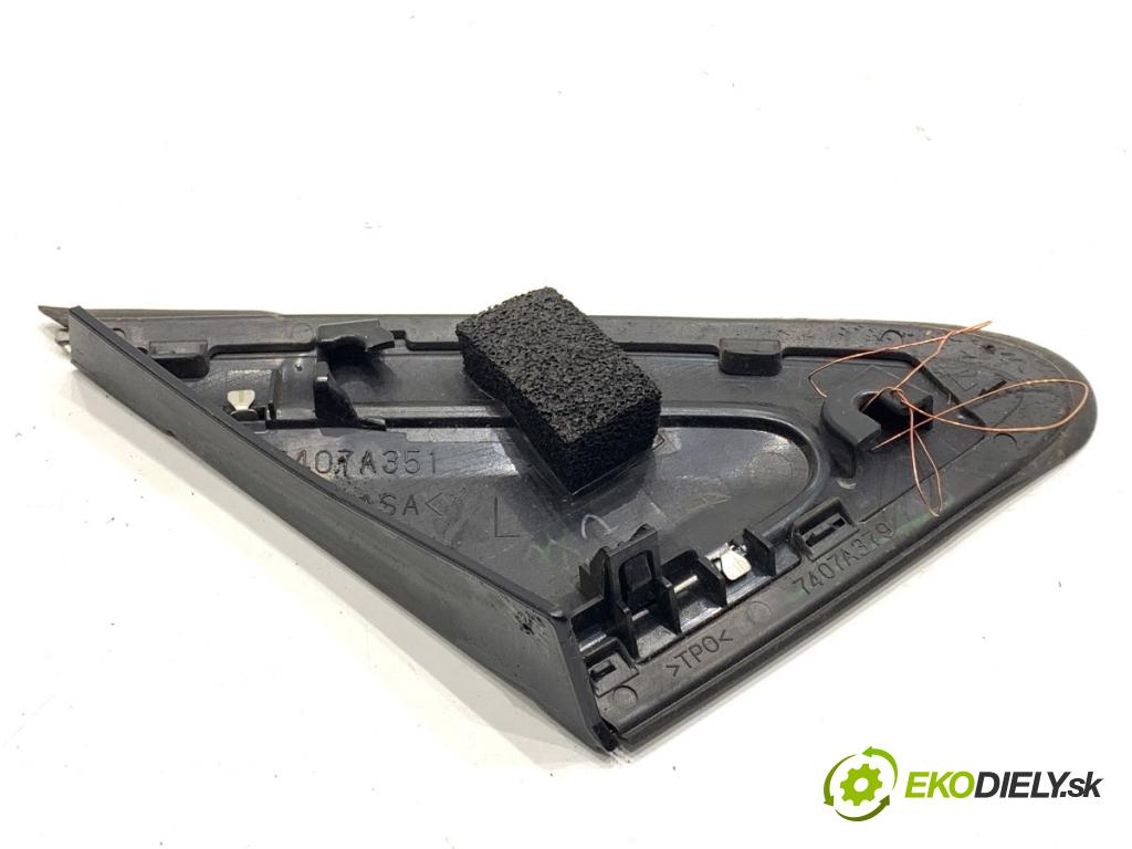 MITSUBISHI ECLIPSE SUV 2019 120 kW 1.5 T-Mivec 1499 trojuholník Kryt Blatník ľavá strana 7407A351