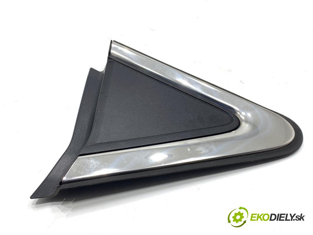 MITSUBISHI ECLIPSE SUV 2019 120 kW 1.5 T-Mivec 1499 trojuhelník kryt blatník zadní část pravá 7407A738