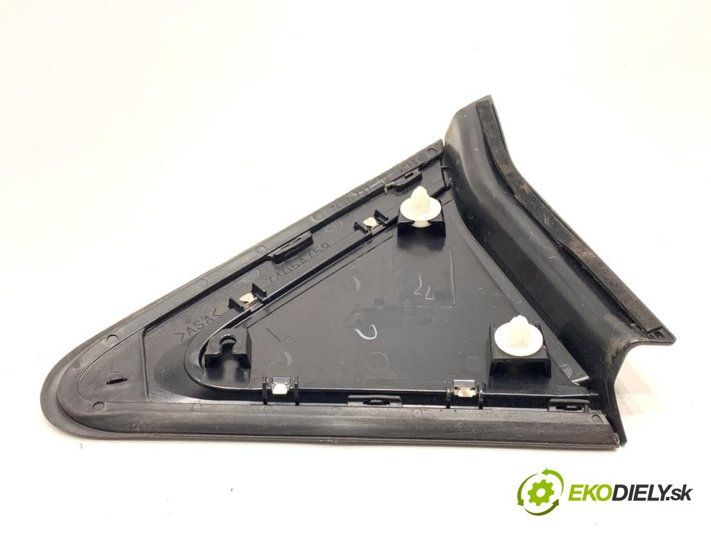 MITSUBISHI ECLIPSE SUV 2019 120 kW 1.5 T-Mivec 1499 trojuhelník kryt blatník zadní část levá strana 7405A759