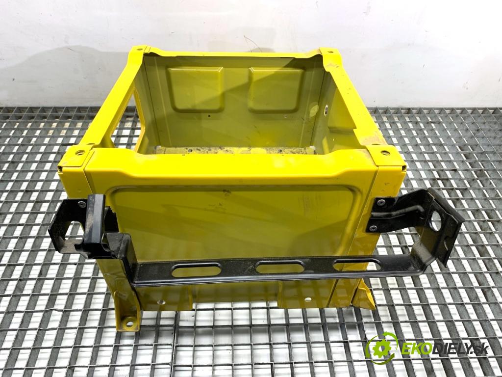 MERCEDES-BENZ eSPRINTER Skrzynia Skrzynia 2022 85 kW Electric (910.633)  Obal sedačky ľavy predný 