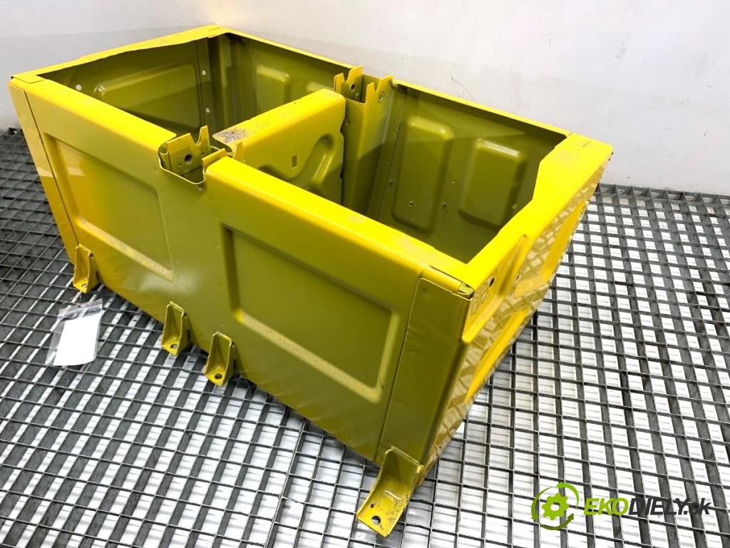 MERCEDES-BENZ eSPRINTER Skrzynia Skrzynia 2022 85 kW Electric (910.633)  Obal sedačky pravy predný