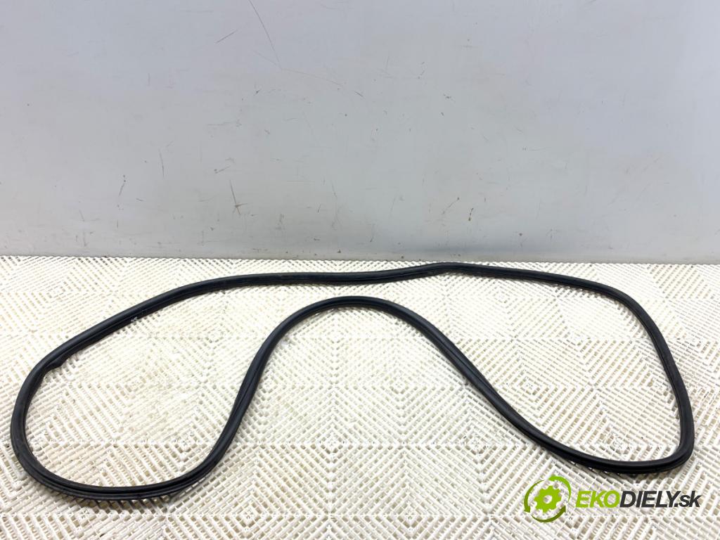 MERCEDES-BENZ eSPRINTER Skrzynia Skrzynia 2022 85 kW Electric (910.633)  těsnění dveře přední část pravá 