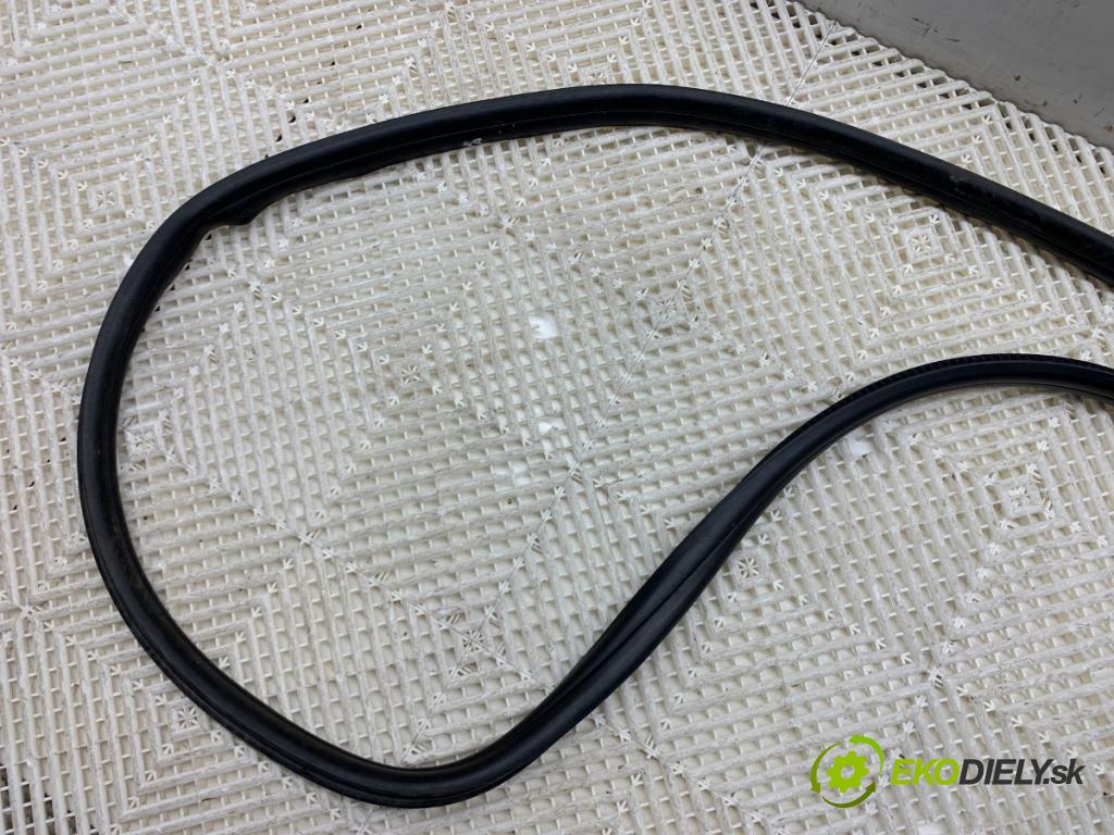 MERCEDES-BENZ eSPRINTER Skrzynia Skrzynia 2022 85 kW Electric (910.633)  tesnenie Dvere predný pravá