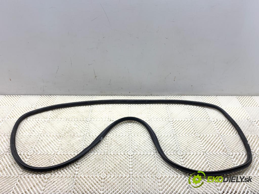 MERCEDES-BENZ eSPRINTER Skrzynia Skrzynia 2022 85 kW Electric (910.633)  těsnění dveře přední část levá strana 