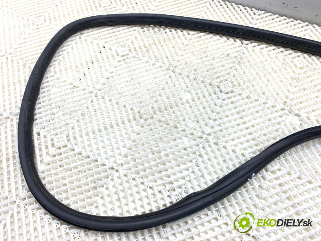 MERCEDES-BENZ eSPRINTER Skrzynia Skrzynia 2022 85 kW Electric (910.633)  tesnenie Dvere predný ľavá strana