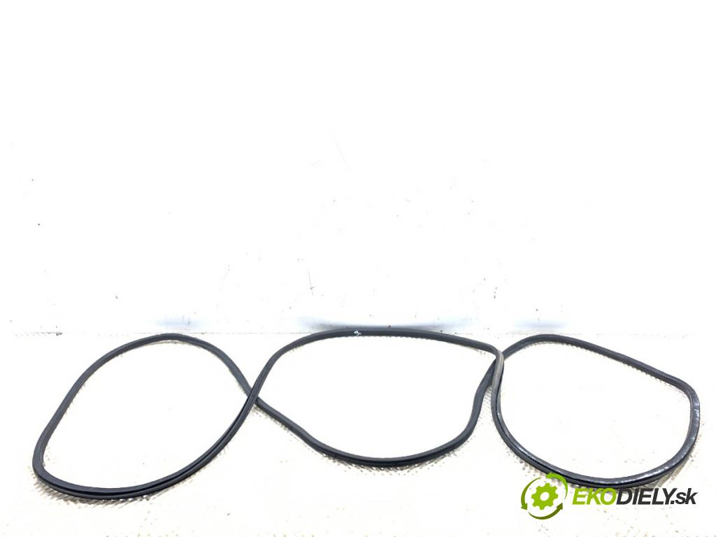 MERCEDES-BENZ eSPRINTER Skrzynia Skrzynia 2022 85 kW Electric (910.633)  těsnění dveře POSTRANNÍ: posúvne 