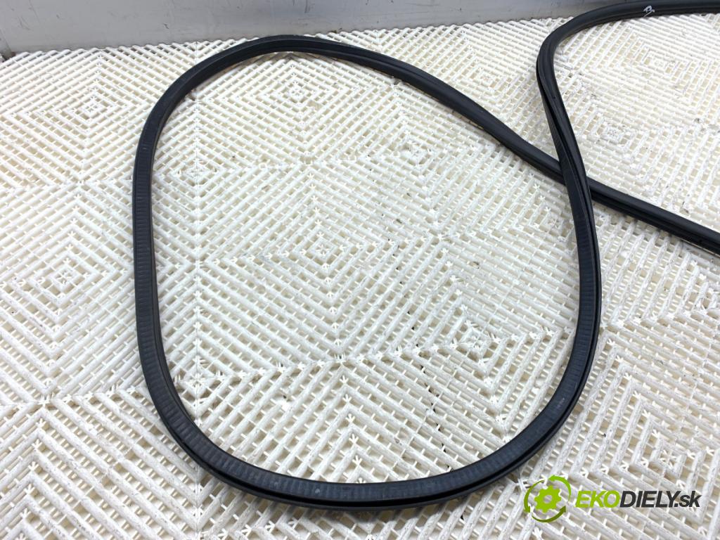 MERCEDES-BENZ eSPRINTER Skrzynia Skrzynia 2022 85 kW Electric (910.633)  tesnenie Dvere STRANA: posúvne