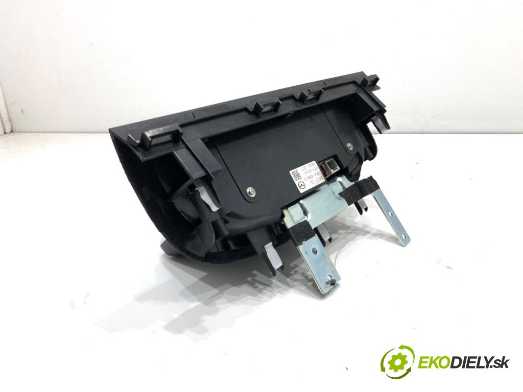 MAZDA 3 BM liftback 2014 88 kW 2.0 1998 Dislpej BHP1611J0D (Prístrojová doska)