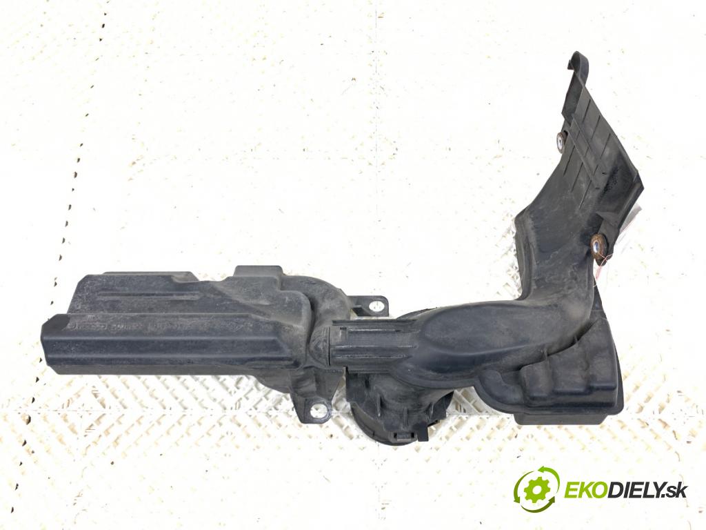 MAZDA 3 BM liftback 2014 88 kW 2.0 1998 rezonátor vzduchu PE11-13201