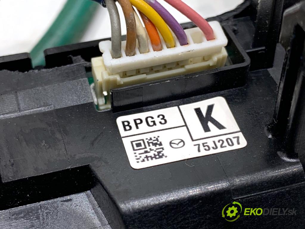 MAZDA 3 BM liftback 2014 88 kW 2.0 1998 SPÍNAČE: volantu