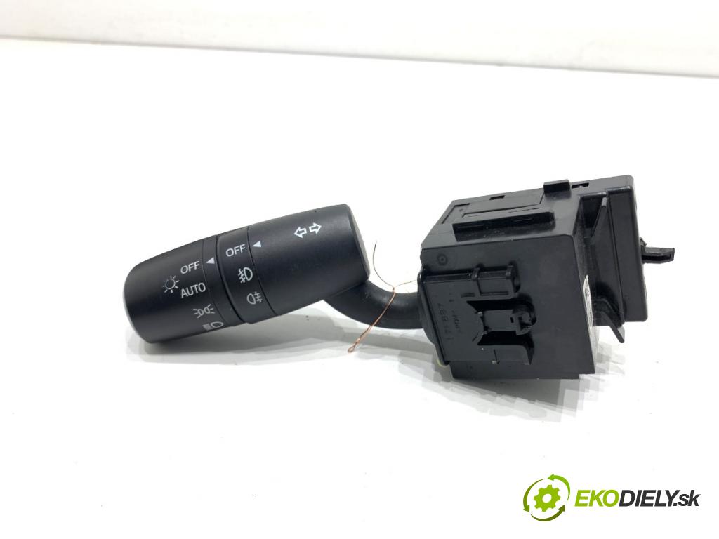 MAZDA 3 BM liftback 2014 88 kW 2.0 1998 Prepínač smeroviek KD51 17F887 (Prepínacie páčky pod volantom)