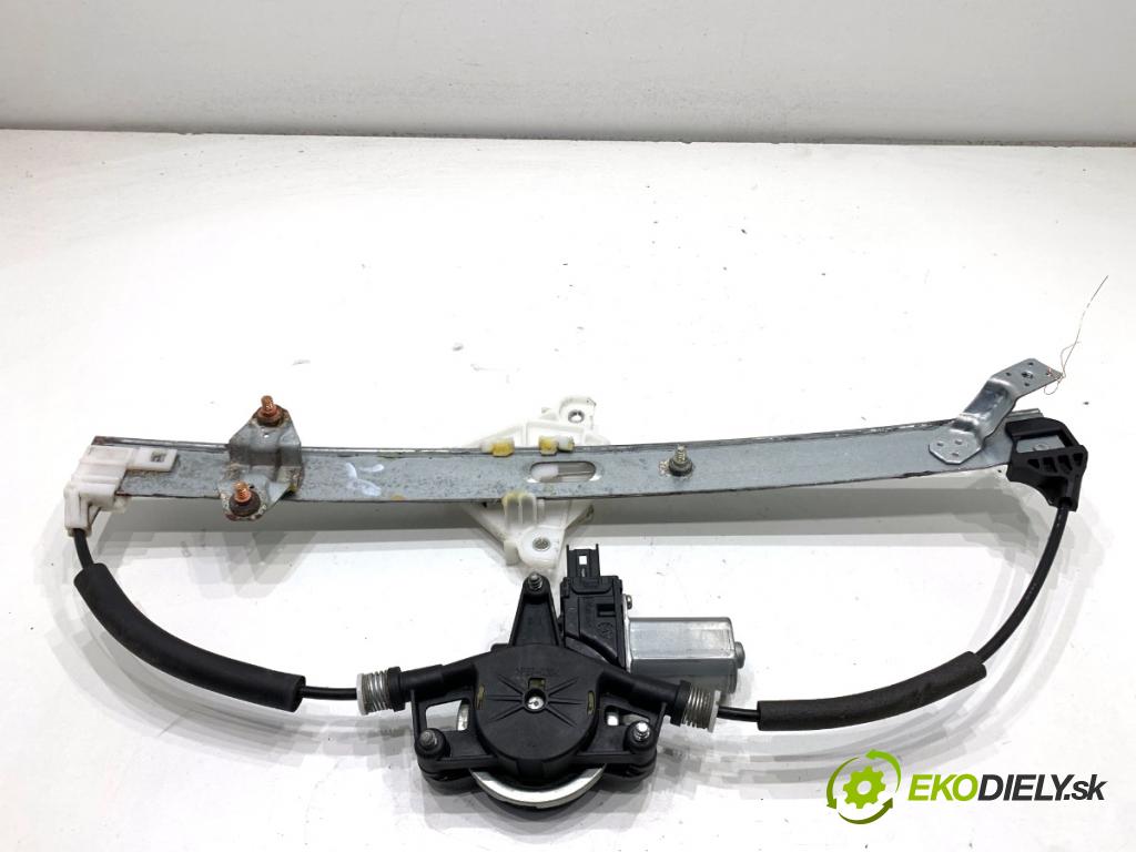 MAZDA 3 BM liftback 2014 88 kW 2.0 1998 mechanismus okna levý přední část BHN95958X CM012820