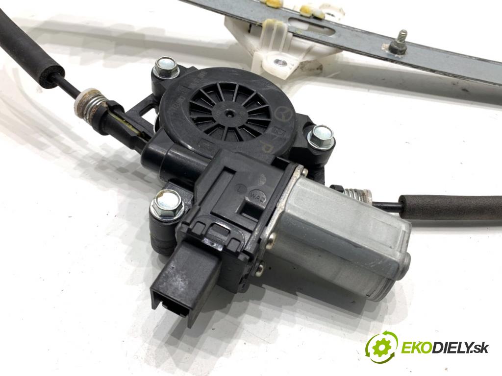 MAZDA 3 BM liftback 2014 88 kW 2.0 1998 mechanismus okna levý přední část BHN95958X CM012820