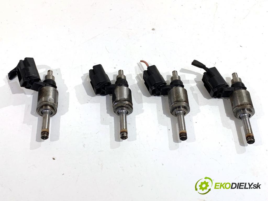 MAZDA 3 BM liftback 2014 88 kW 2.0 1998 Lišta vstrekovacia  (Vstrekovacia lišta)