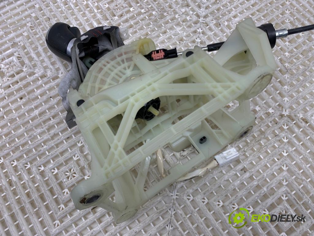 MAZDA 3 BM liftback 2014 88 kW 2.0 1998 Kulisa BHN2D (Rýchlostná páka (kulisa))