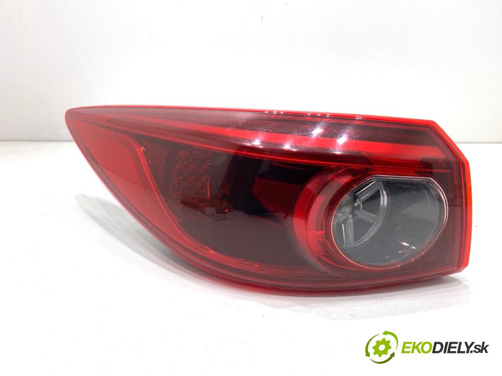 MAZDA 3 BM liftback 2014 88 kW 2.0 1998 Svetlo ľavy zad 