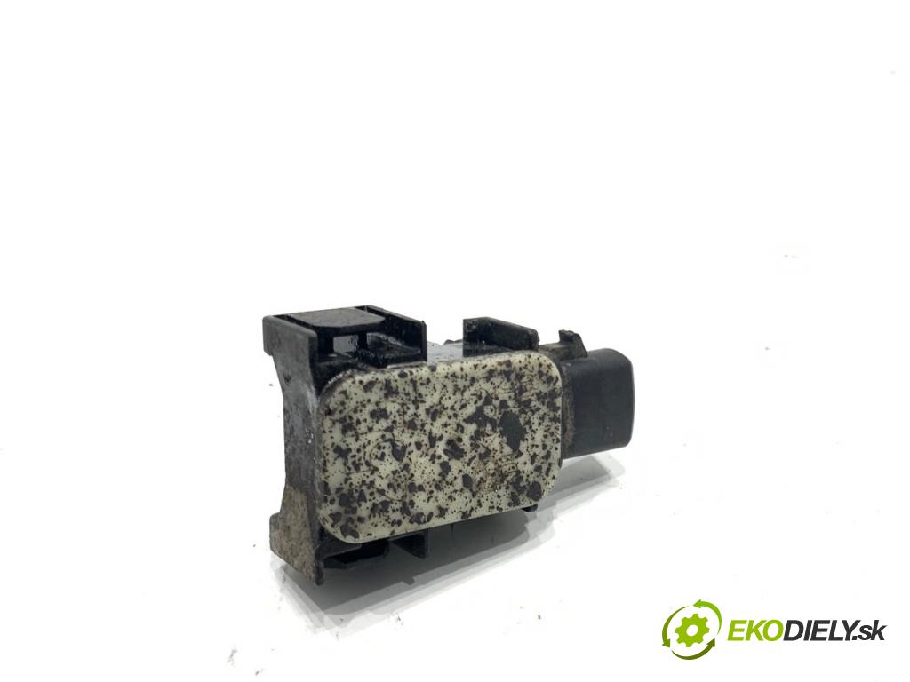 MAZDA 3 BM liftback 2014 88 kW 2.0 1998 Snímač PDC