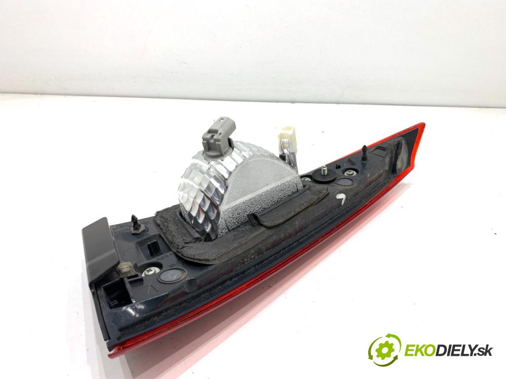 MAZDA 3 BM liftback 2014 88 kW 2.0 1998 Svetlo zad ľavá strana vnútorná B45A-513G0 (Kľučka dverí ostatné)