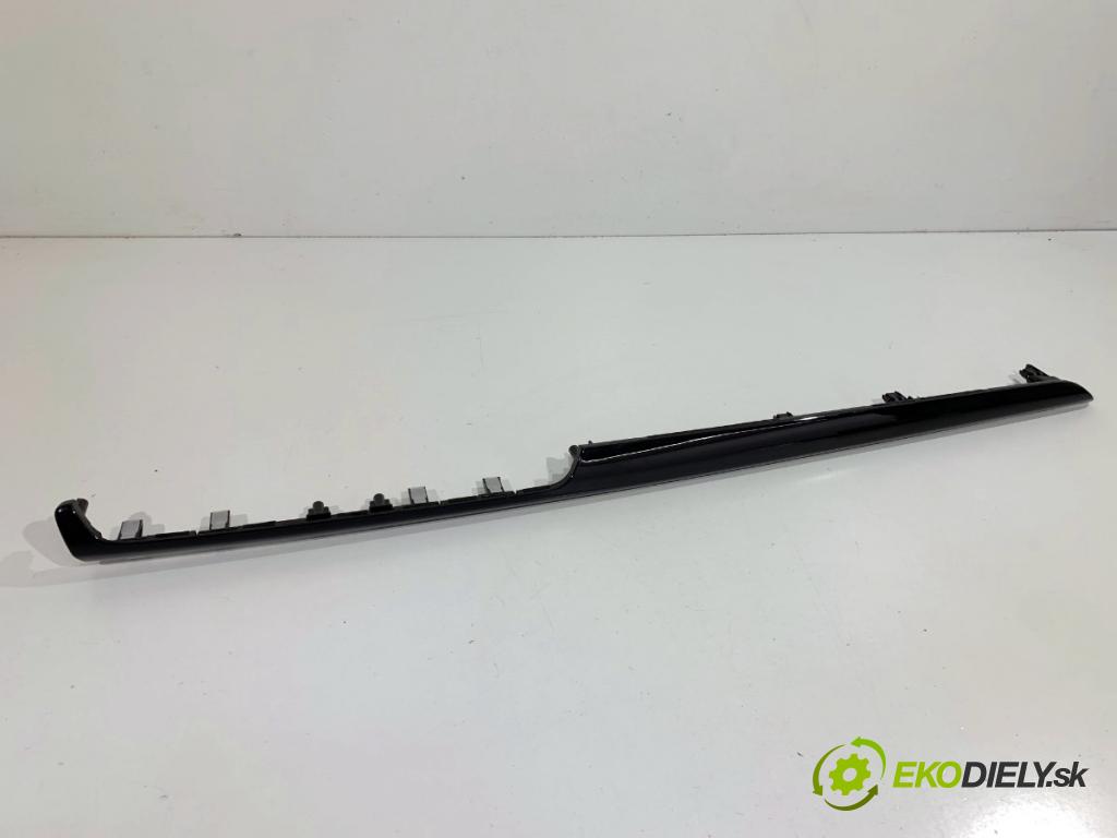 MAZDA 3 BM liftback 2014 88 kW 2.0 1998 lišty kryt BHN155256 (Lišta)