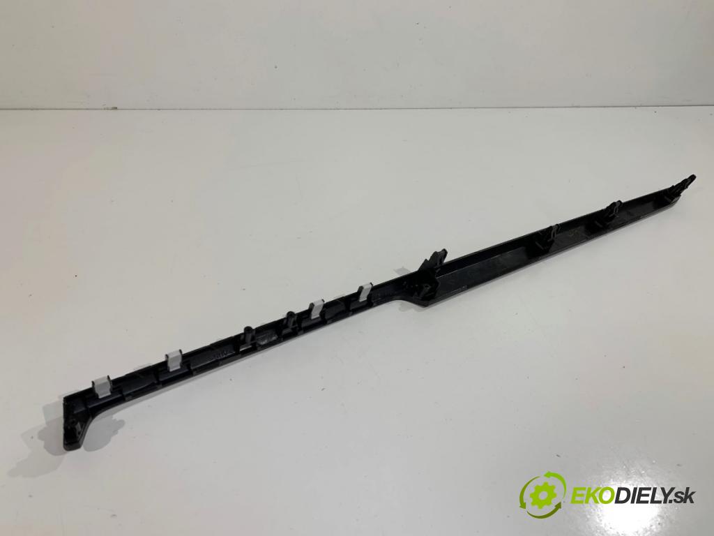MAZDA 3 BM liftback 2014 88 kW 2.0 1998 lišty kryt BHN155256 (Lišta)