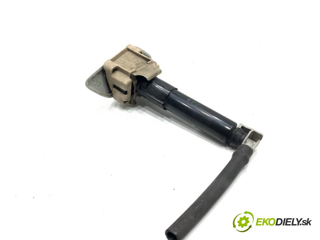 MAZDA 3 BM liftback 2014 88 kW 2.0 1998 ostřikovače světla levý přední část BHT4-518H4