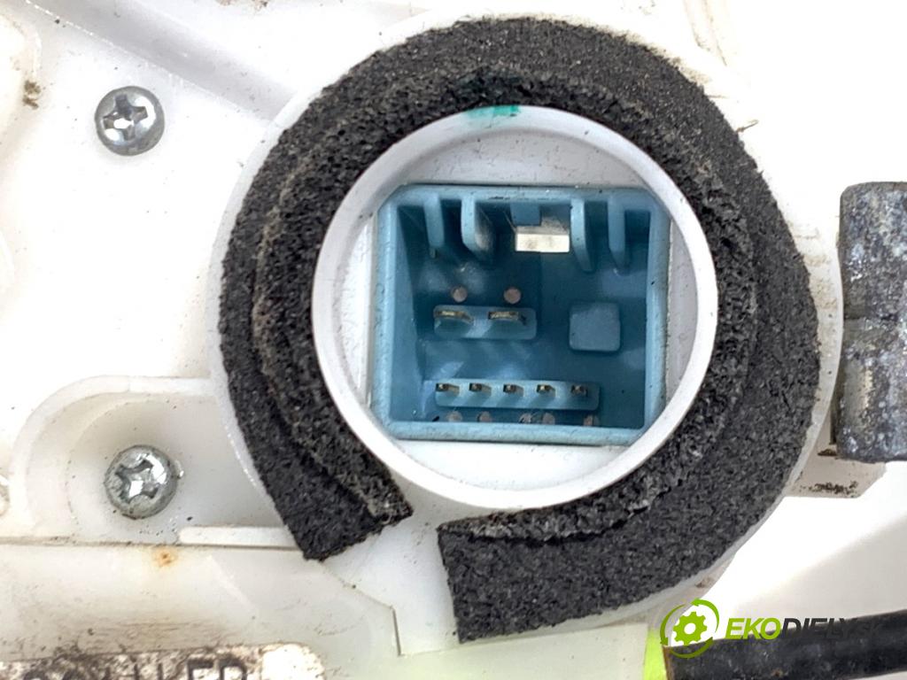 HONDA CIVIC VIII liftback 2009 73 kW 1.4 (FK1, FN4) 1339 zámok Dvere ľavy predný 72151-SMG-G0