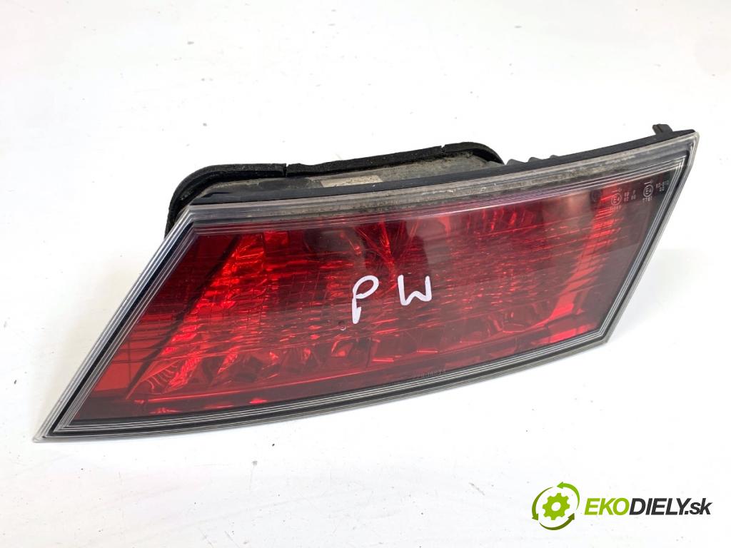 HONDA CIVIC VIII liftback 2009 73 kW 1.4 (FK1, FN4) 1339 Svetlo zad pravá vnútorná  (Kľučka dverí ostatné)