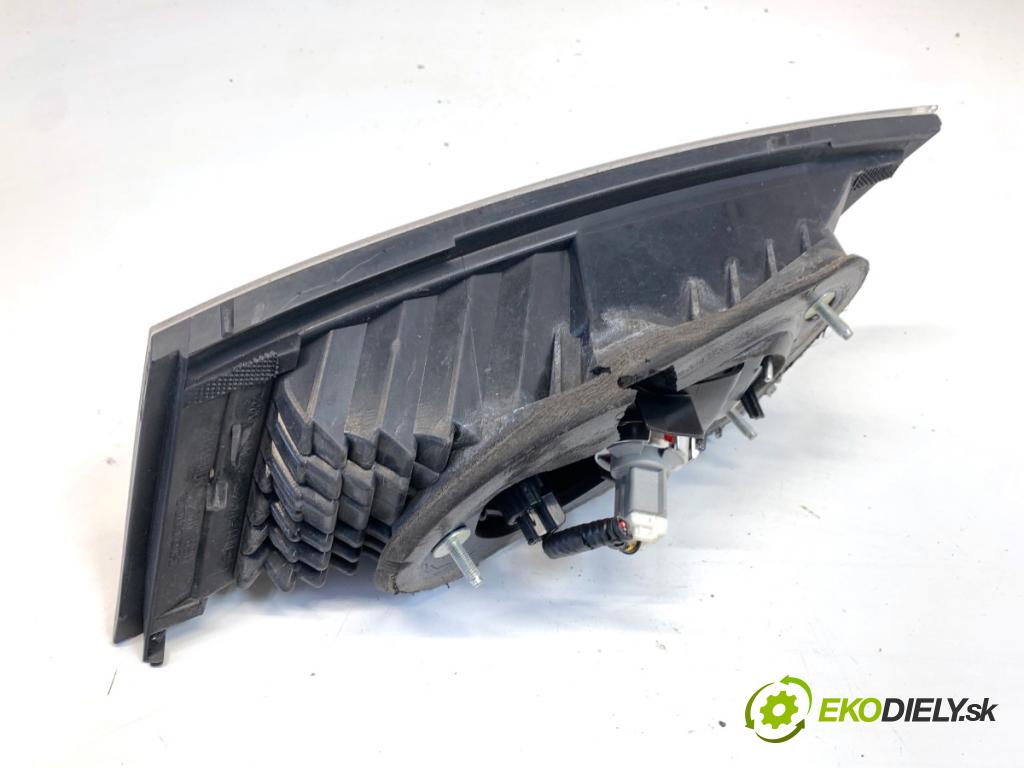 HONDA CIVIC VIII liftback 2009 73 kW 1.4 (FK1, FN4) 1339 Svetlo zad ľavá strana vnútorná  (Kľučka dverí ostatné)