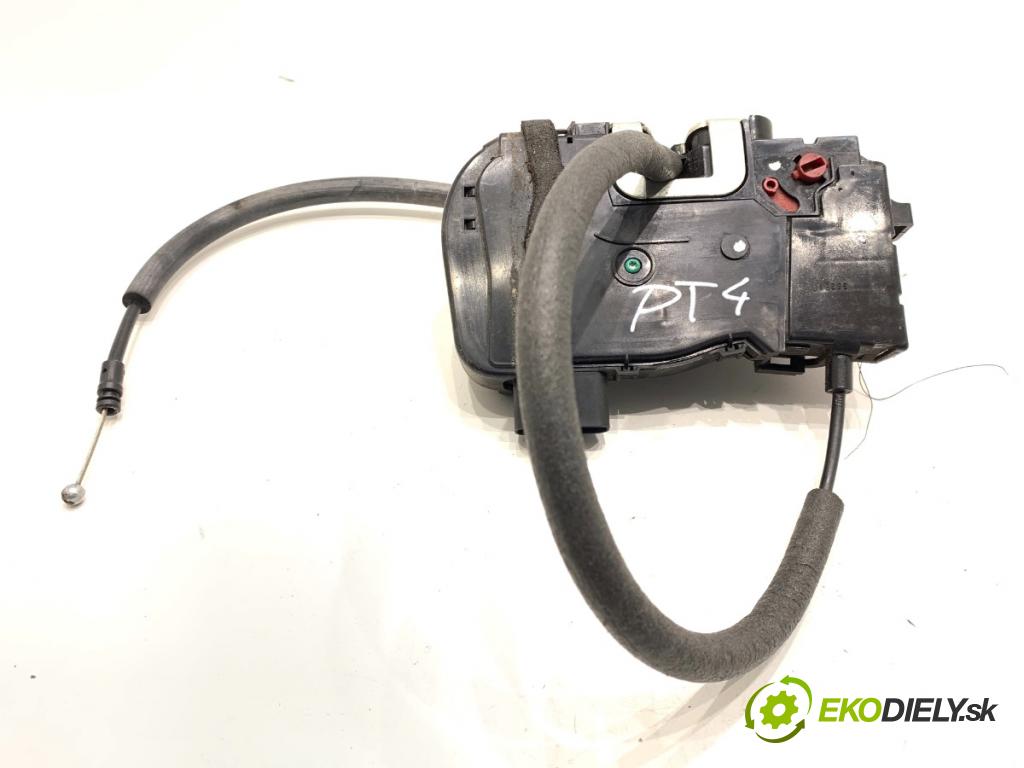 KIA SPORTAGE III SUV 2011 85 kW 1.7 CRDi 1685 zámok Dvere pravy zad 81420-3U000