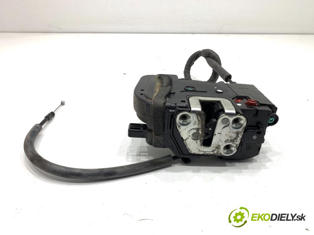 KIA SPORTAGE III SUV 2011 85 kW 1.7 CRDi 1685 zámok Dvere ľavy zad 