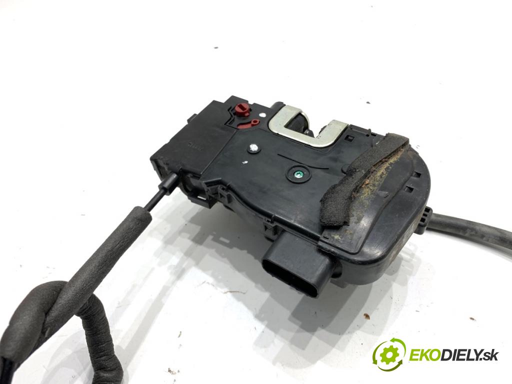 KIA SPORTAGE III SUV 2011 85 kW 1.7 CRDi 1685 zámok Dvere ľavy zad