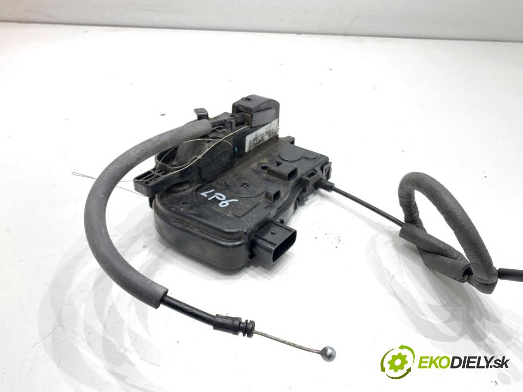 KIA SPORTAGE III SUV 2011 85 kW 1.7 CRDi 1685 zámok Dvere ľavy predný 81310-3U000