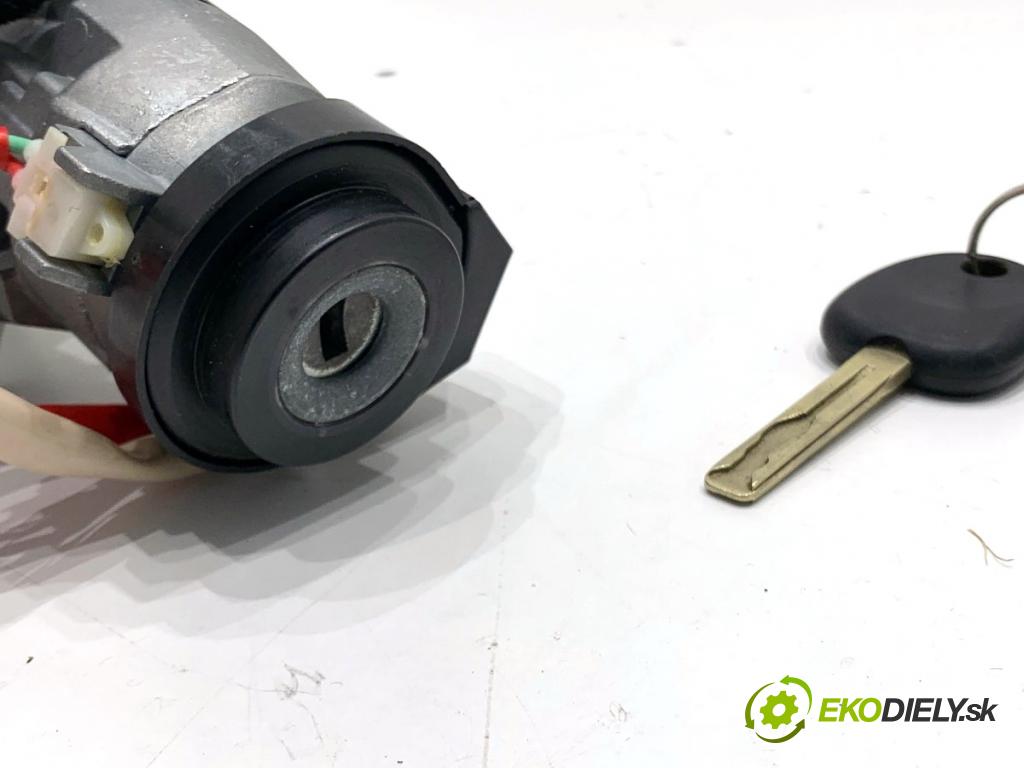 KIA SPORTAGE III SUV 2011 85 kW 1.7 CRDi 1685 spinačka  (Spínacia skrinka)