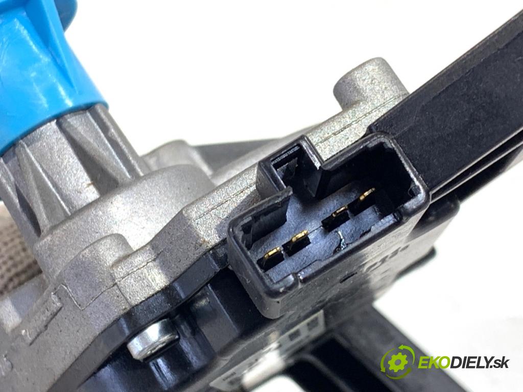 KIA SPORTAGE III SUV 2011 85 kW 1.7 CRDi 1685 motor stěračů zadní část 98700-3W000