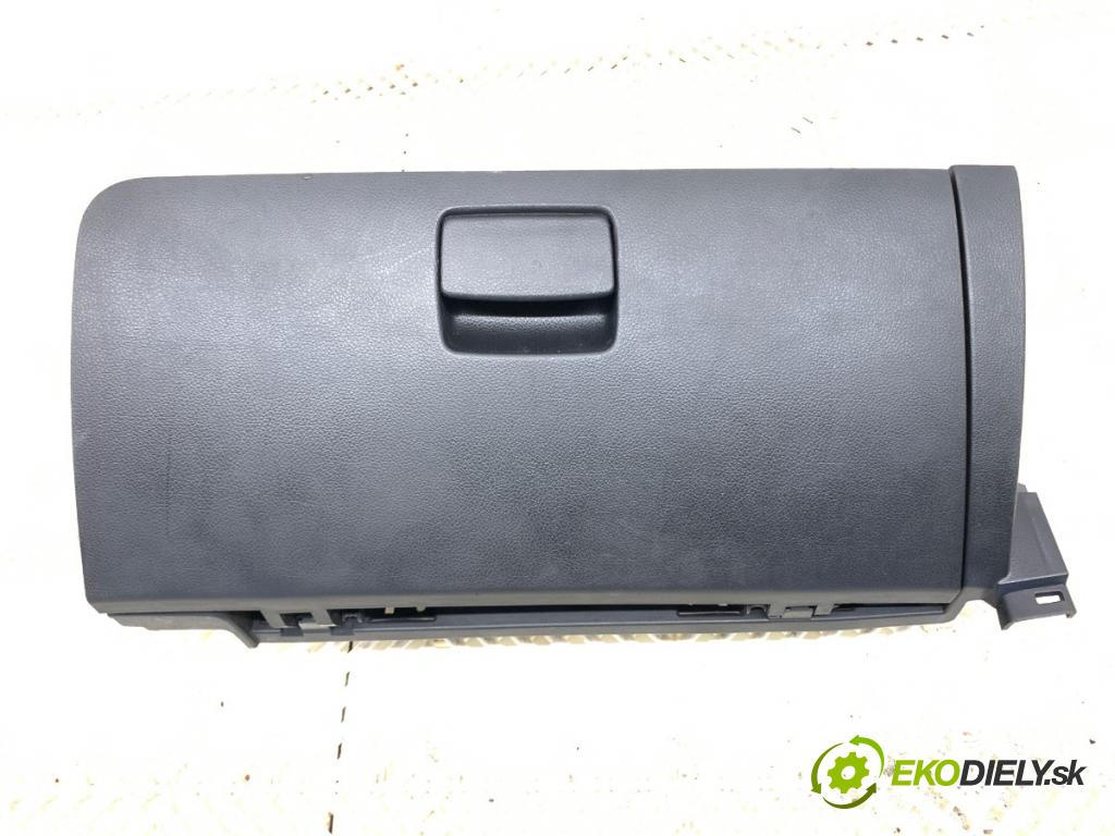 KIA SPORTAGE III SUV 2011 85 kW 1.7 CRDi 1685 přihrádka kastlík spolujezdce 10SL1-54200 (Přihrádka (kastlík))