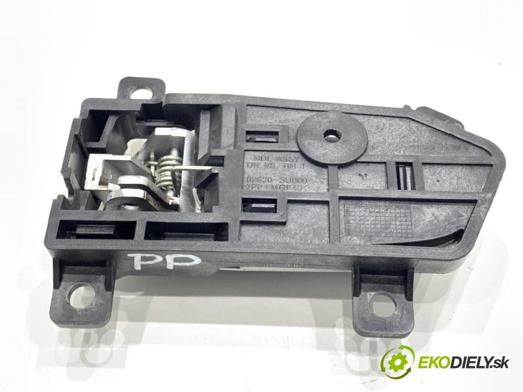 KIA SPORTAGE III SUV 2011 85 kW 1.7 CRDi 1685 Kľučka vnútorná pravy predný 82620-3U000