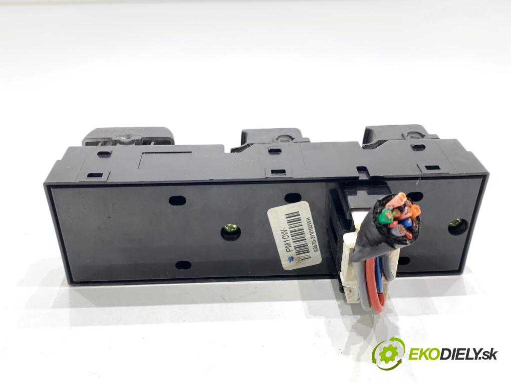 KIA SPORTAGE III SUV 2011 85 kW 1.7 CRDi 1685 Prepínač okien 491490-1310 (Prepínacie páčky pod volantom)