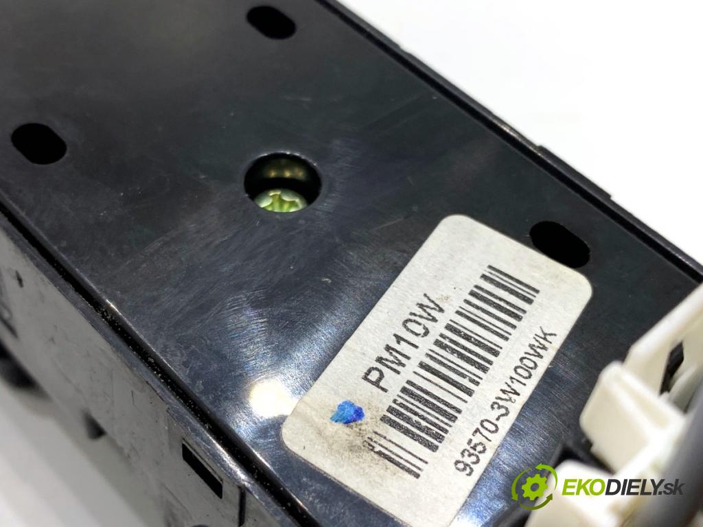 KIA SPORTAGE III SUV 2011 85 kW 1.7 CRDi 1685 Prepínač okien 491490-1310 (Prepínacie páčky pod volantom)