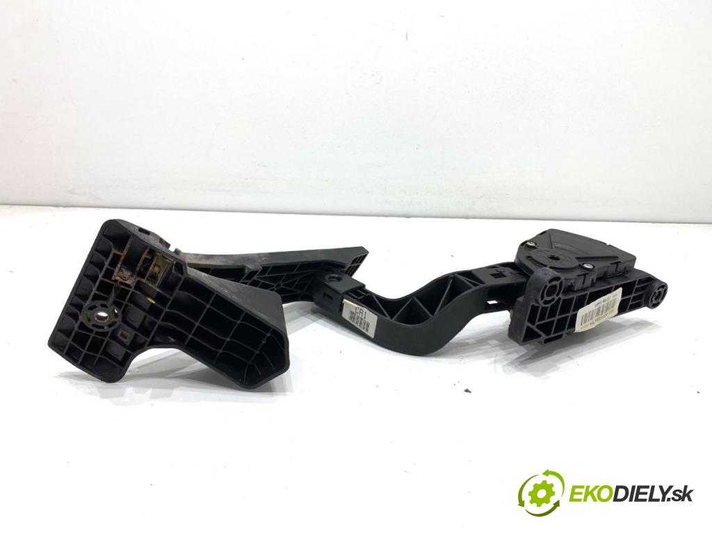 KIA SPORTAGE III SUV 2011 85 kW 1.7 CRDi 1685 Potenciometer plynu 327002S000 (Potenciometer plynového pedálu)