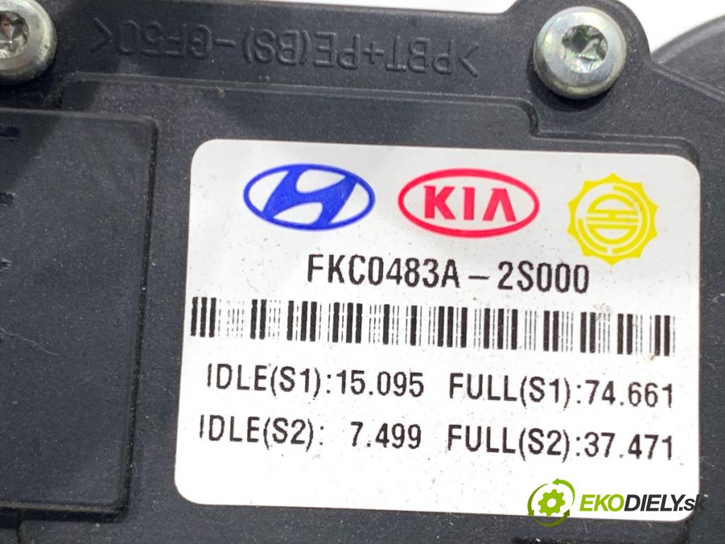 KIA SPORTAGE III SUV 2011 85 kW 1.7 CRDi 1685 Potenciometer plynu 327002S000 (Potenciometer plynového pedálu)