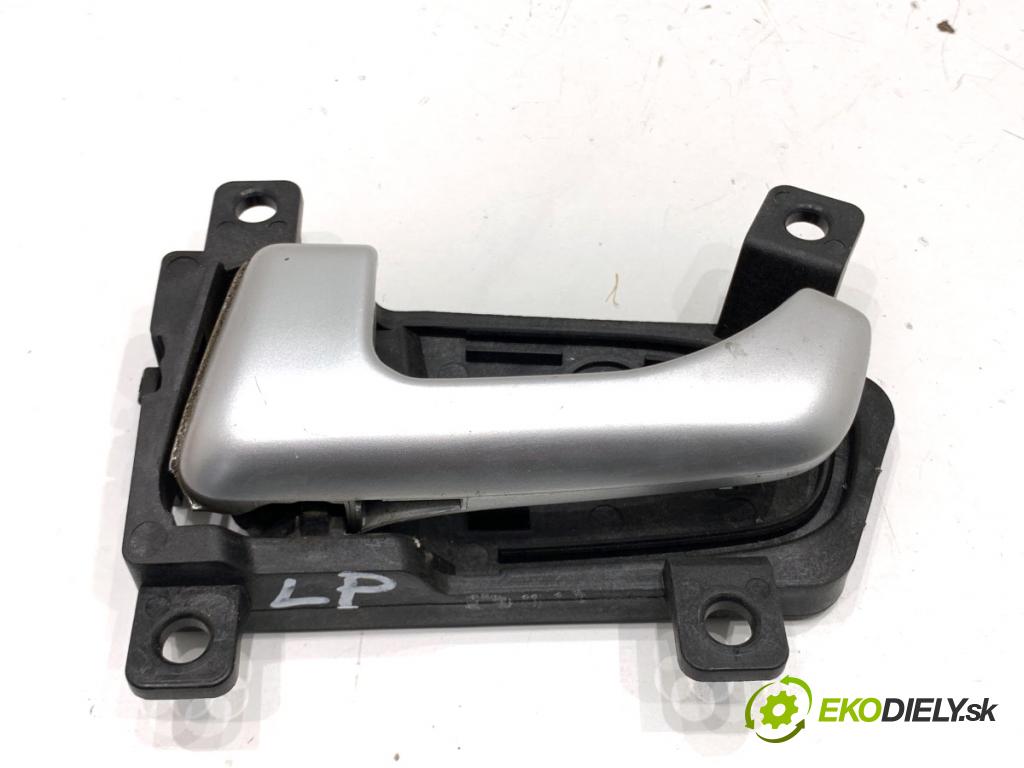 KIA SPORTAGE III SUV 2011 85 kW 1.7 CRDi 1685 Kľučka vnútorná ľavy predný 82610-3U000