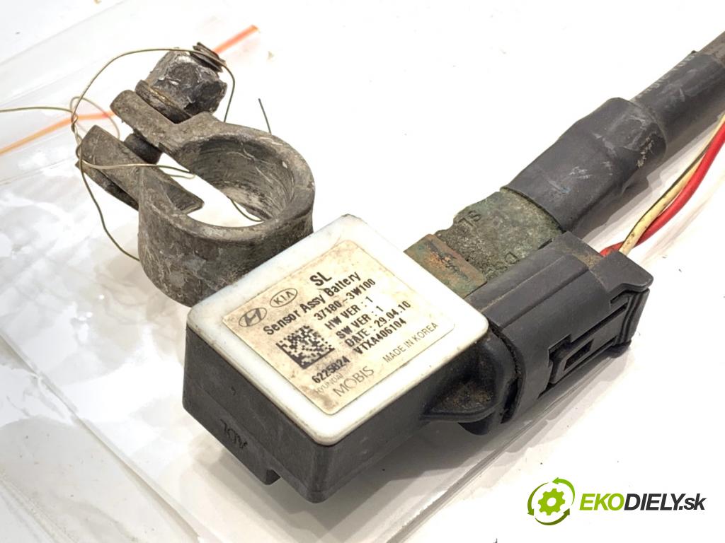 KIA SPORTAGE III SUV 2011 85 kW 1.7 CRDi 1685 svorka MINUS: 37180-3W100