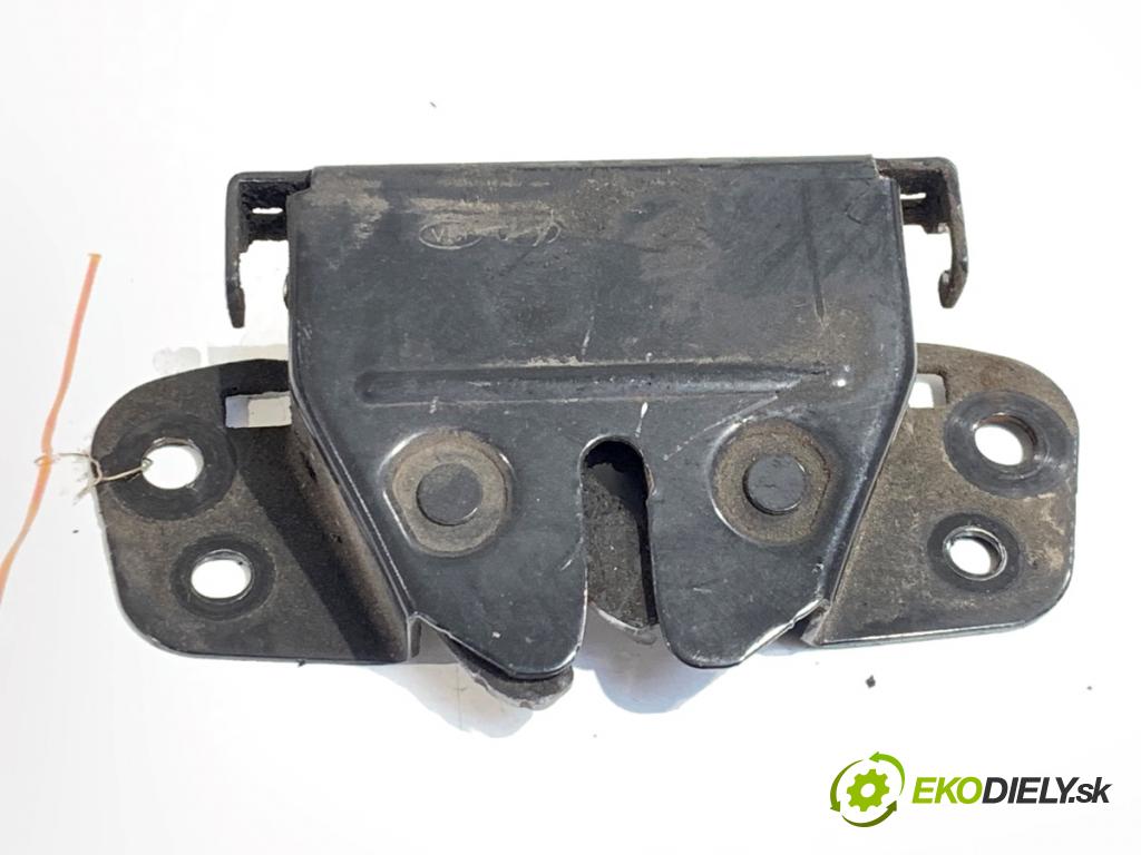 KIA SPORTAGE III SUV 2011 85 kW 1.7 CRDi 1685 zámok kapoty přední část 