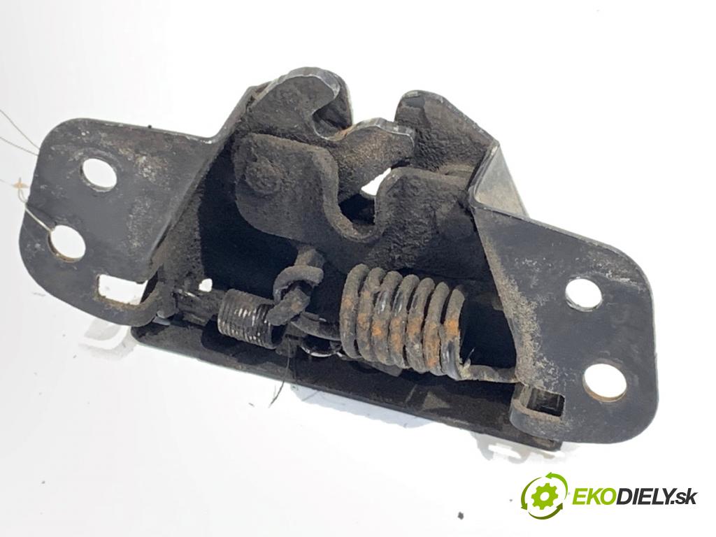 KIA SPORTAGE III SUV 2011 85 kW 1.7 CRDi 1685 zámok kapoty predný