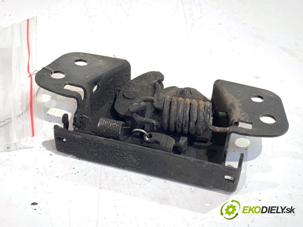 KIA SPORTAGE III SUV 2011 85 kW 1.7 CRDi 1685 zámok kapoty predný